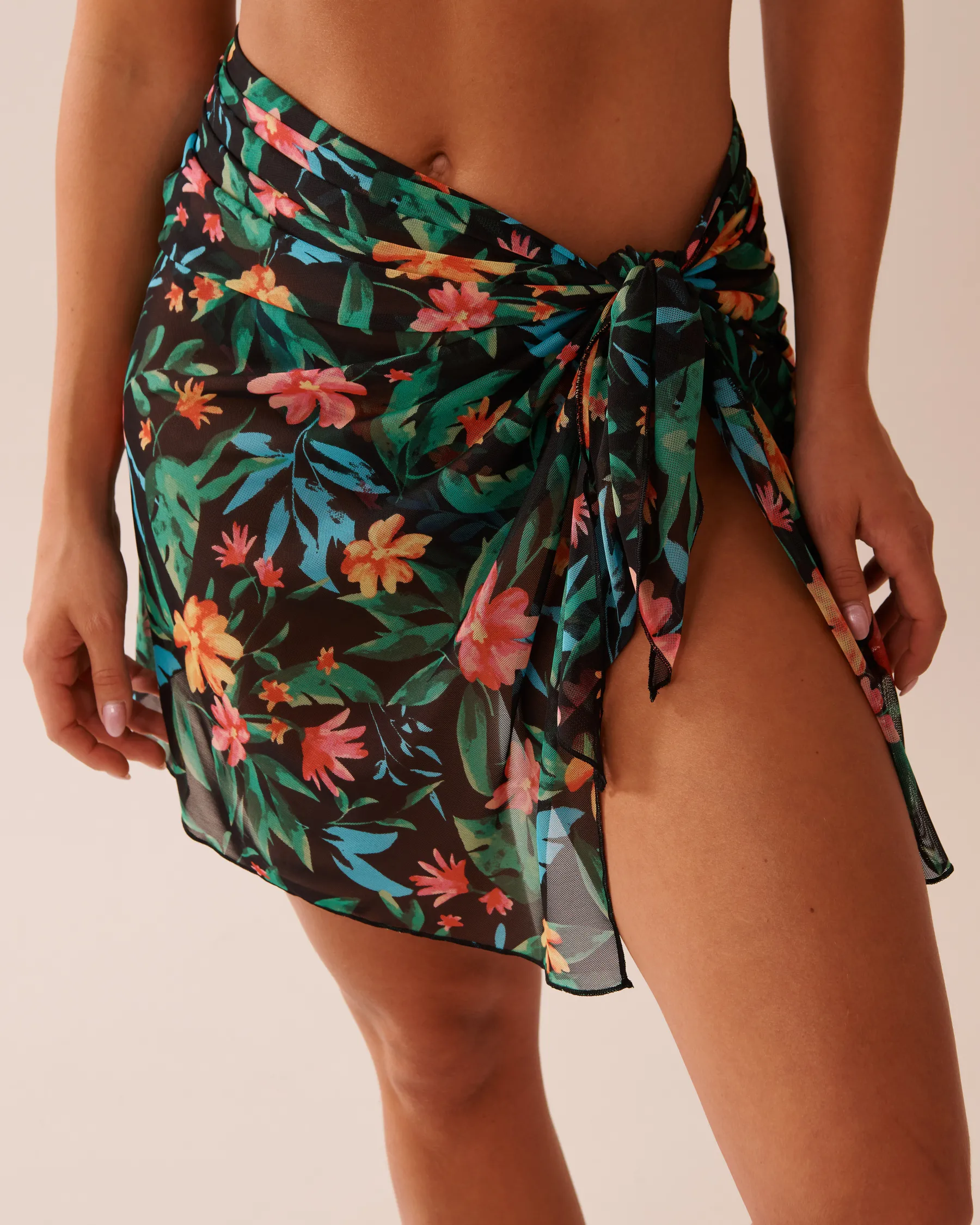 Short Mesh Pareo Beachwear