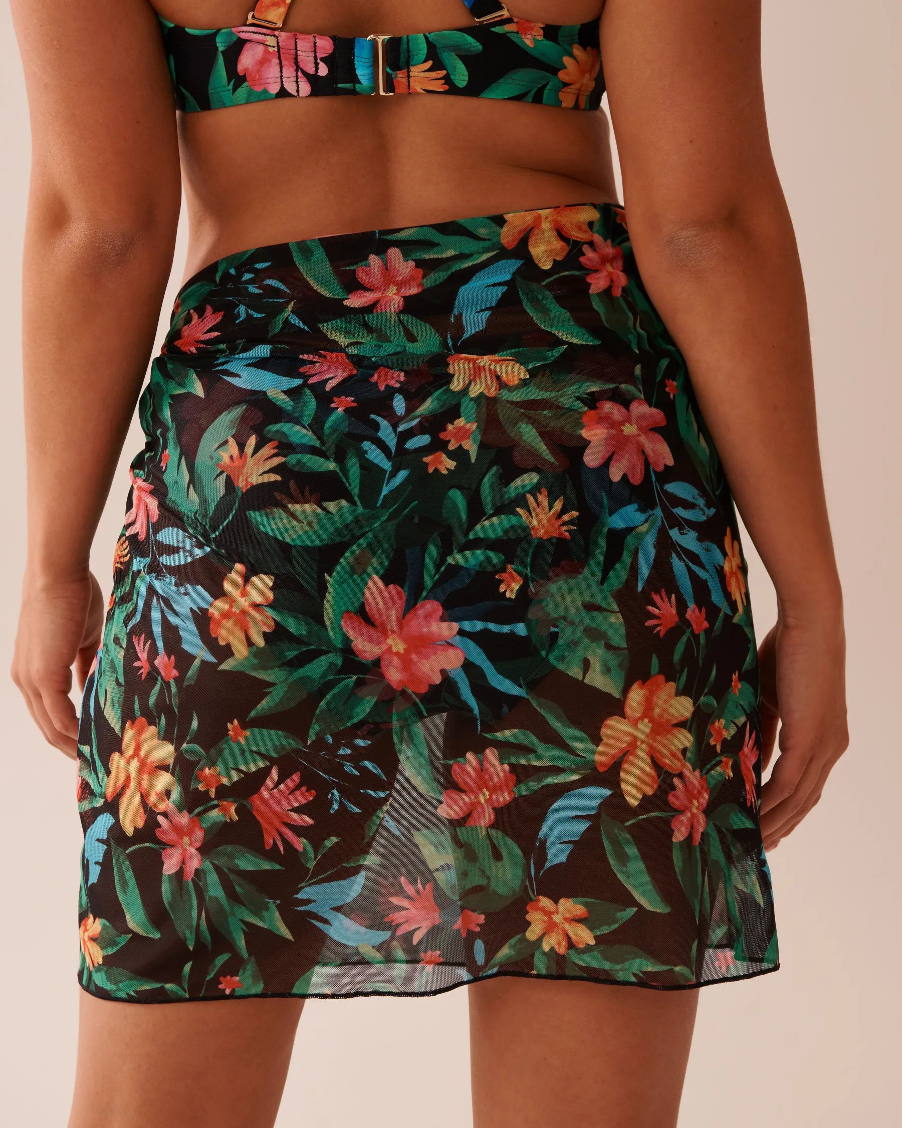 Short Mesh Pareo Beachwear